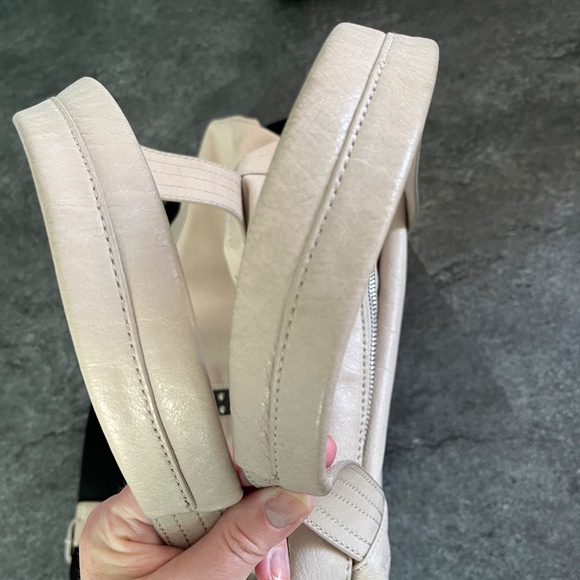 Alain Manoukian leather tote, two-way, satchel and cross-body, shoulder bag. - Picture 9 of 16